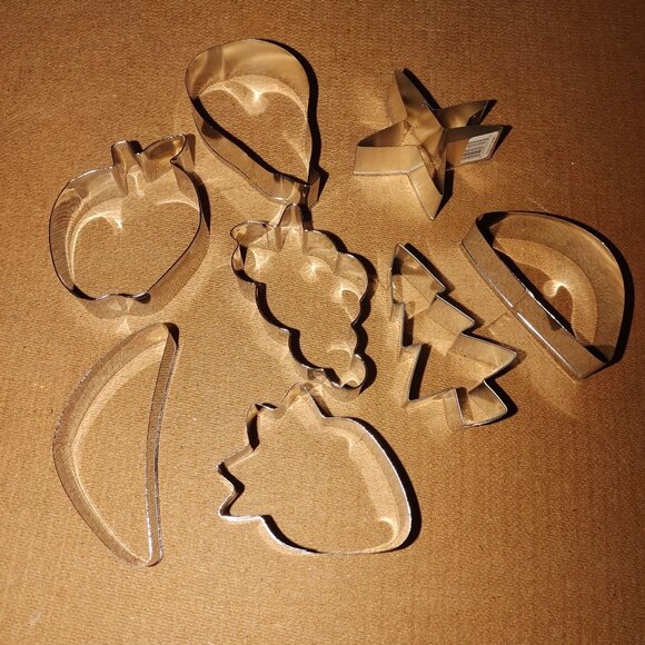 8-Piece Metal Cookie Cutter Set With Fruit & Holiday Shapes For Baking /Crafts - Picture 2 of 2